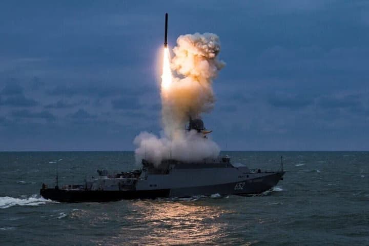Navy: Russia keeps two ships in the Black Sea, including one missile carrier
