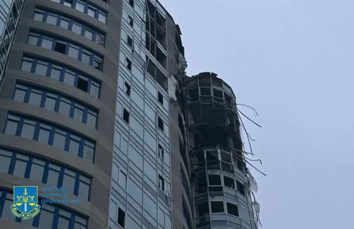 Russia's night attack on Odesa: residential complex and school damaged