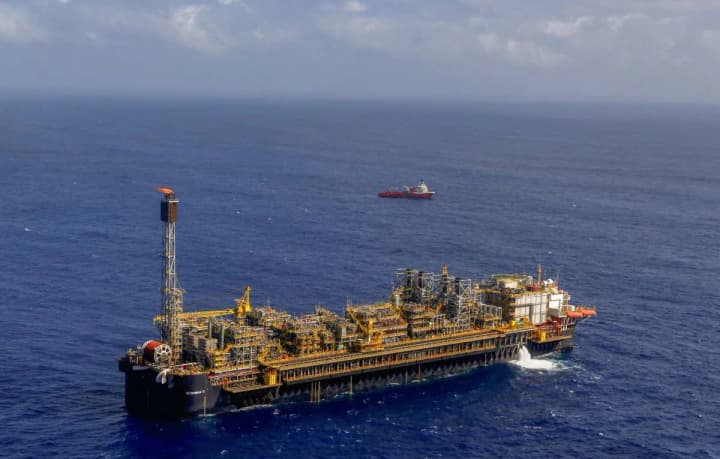 Санкции США привели к замедлению торговли российской нефтью в Азии