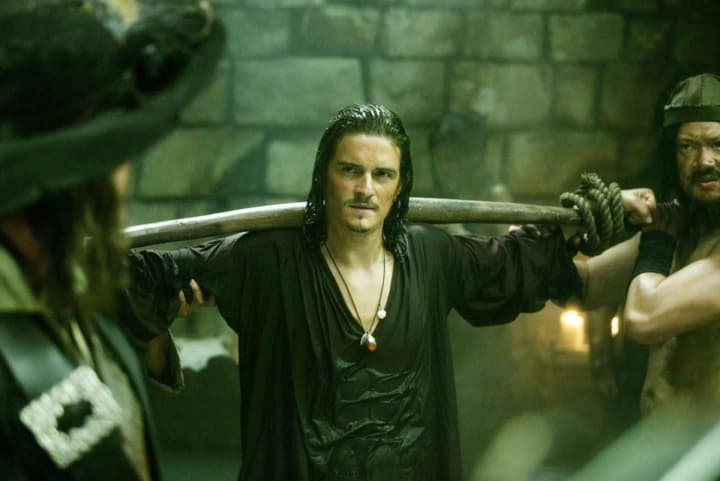 Орландо Блум отреагировал на комментарии Киры Найтли о влиянии фильмов «Пираты Карибского моря»