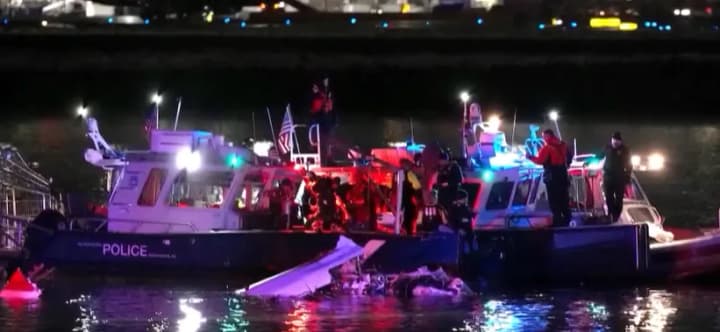 Зіткнення літака з гелікоптером у Вашингтоні: серед жертв можуть бути 14 фігуристів