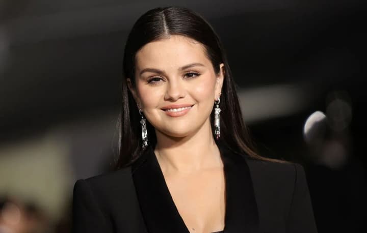 Селена Гомес высмеяла республиканца, который призвал «депортировать»