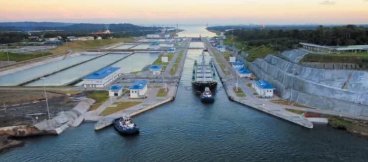 Президент Панамы заявил, что переговоров о праве собственности на канал не будет