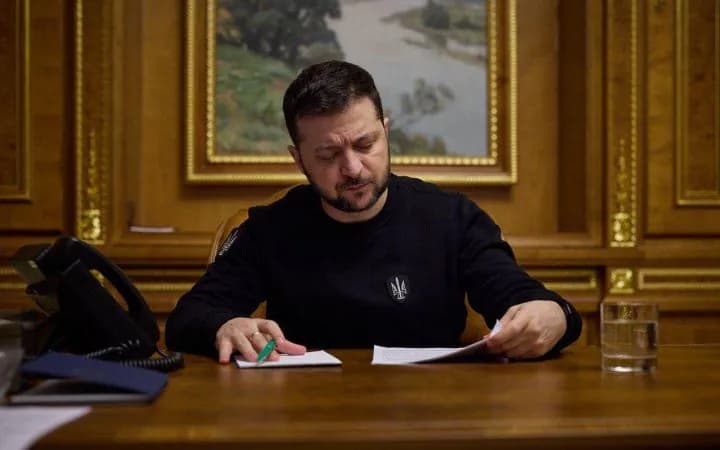 Дружинам українських військових спростять отримання громадянства: Зеленський підписав закон