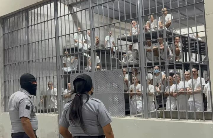 Особлива пропозиція: президент Сальвадора запропонував США в'язницю для мігрантів і "злочинних" американців