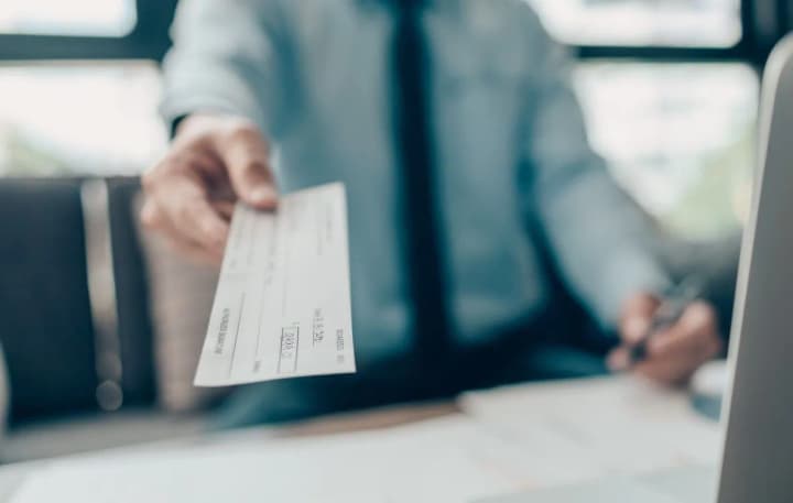 ЦРУ пропонує співробітникам компенсаційні звільнення - Bloomberg 