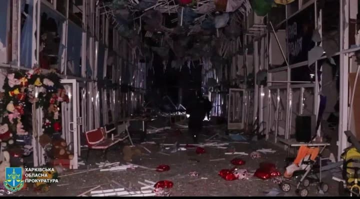 Є постраждалі, пошкоджено найбільший ринок і підприємство: у Харкові показали наслідки нічної атаки БпЛА