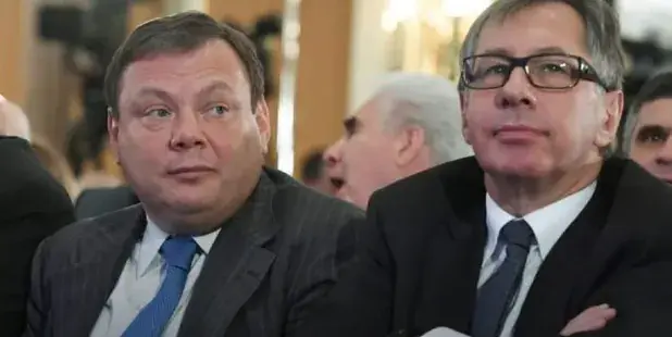 Russian oligarchs Friedman and Aven sell shares in Alfa-Bank to get rid of sanctions - FT