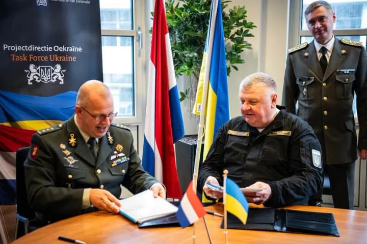 Нідерланди передають Україні мобільну криміналістичну лабораторію