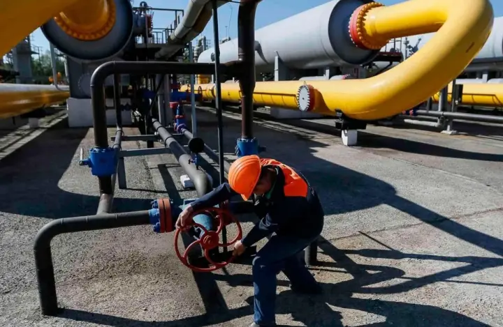 Транзит российской нефти через Украину в 2024 году снизился на 15% в 2024 году - СМИ