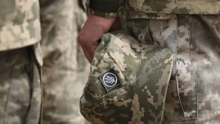 Зеленский анонсировал выгодные контракты для мужчин 18-24 лет в ВСУ