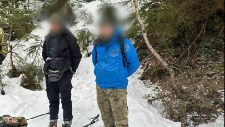 Три дні блукали в горах: прикордонники затримали ухилянтів