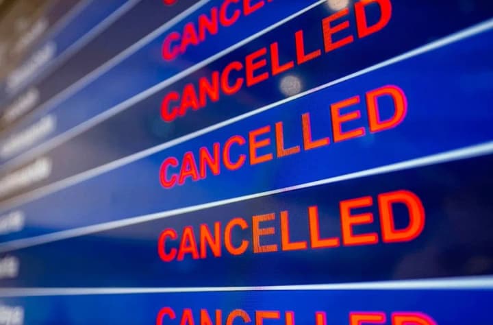 Аеропорти Санкт-Петербурга і Нижнього Новгорода також скасували рейси через небезпеку