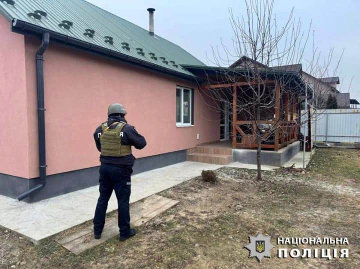 В Киевской области из-за ночной атаки рф дронами повреждены детсад и школа: показали последствия