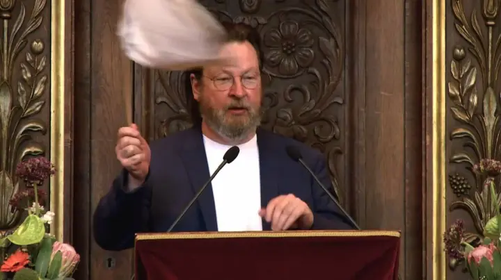 Режиссер Ларс фон Триер попал в специализированный центр ухода