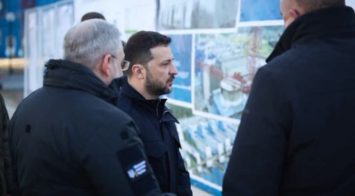 Zelensky visited KhNPP and heard about the protection of critical infrastructure and nuclear power plants
