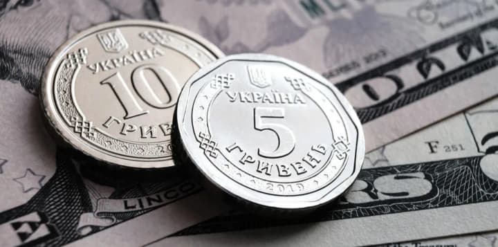 Курс валют на 14 февраля: гривна снова падает
