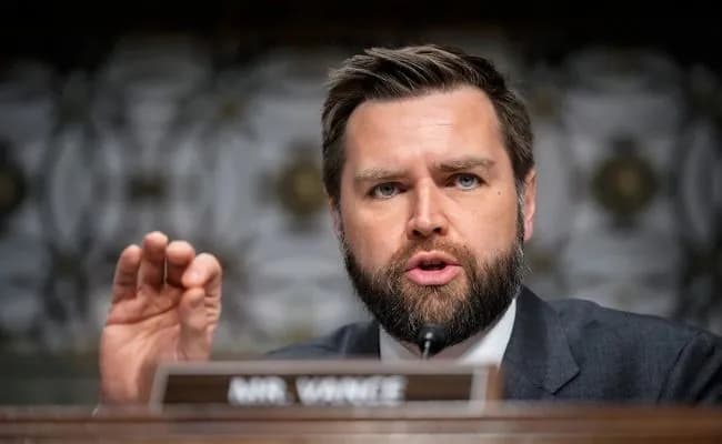 Вэнс опроверг слухи об отправке войск США в Украину