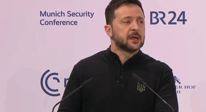 Zelensky: Russia plans to send troops to Belarus this summer