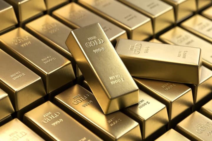 Gold prices hit historic highs amid Trump's announced tariff hike