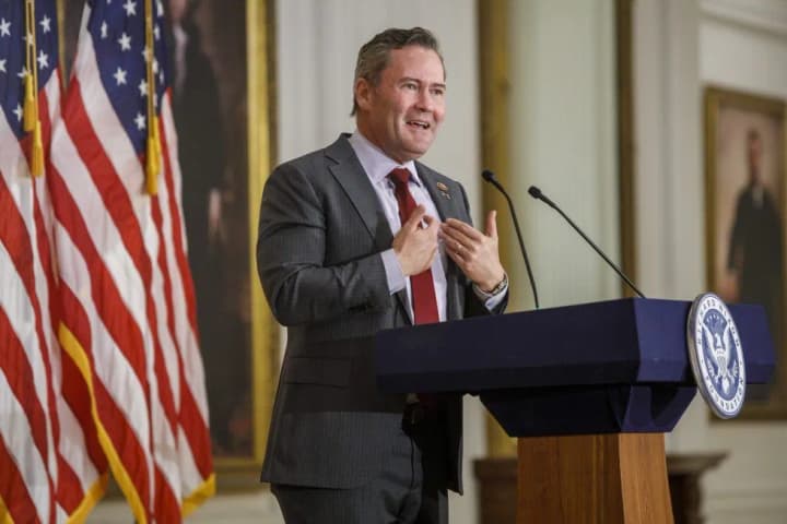 Радник президента США натякнув на можливе врегулювання Трампа з Зеленським