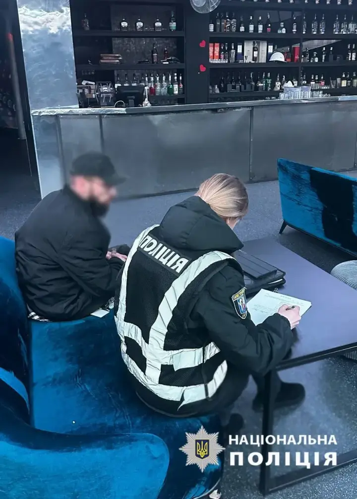 У київському клубі виявили виконання пісень російською: поліція проводить перевірку