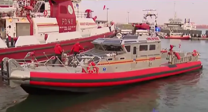 Вблизи Нью-Йорка перевернулась лодка: есть погибшие и раненые