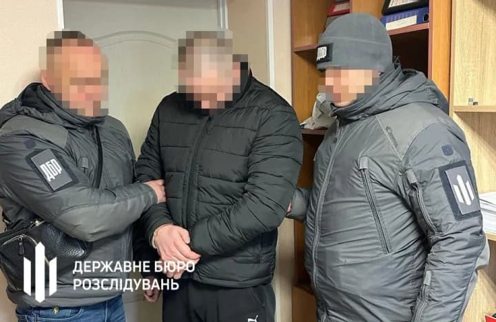 Зібрав "данину" на 1 млн грн із підлеглих: затримано посадовця військової частини