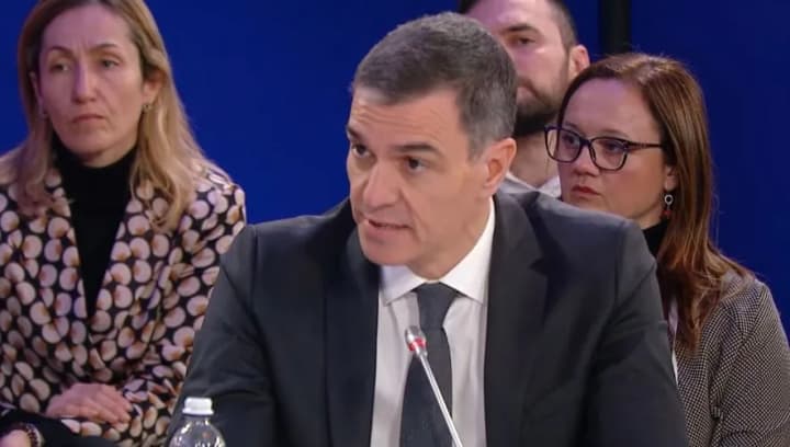 Премьер-министр Испании объявил о миллиардном пакете помощи для Украины