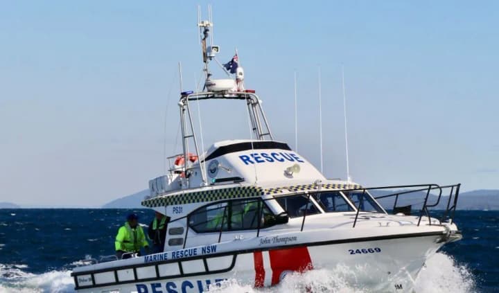 Акула утащила рыбака за борт во время соревнований в Австралии