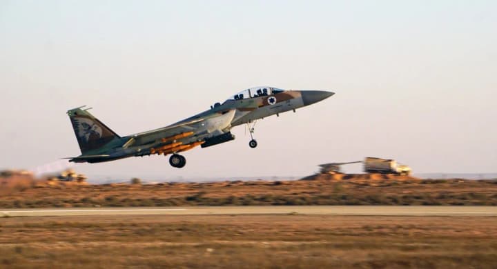 Israeli army strikes military targets in southern Syria
