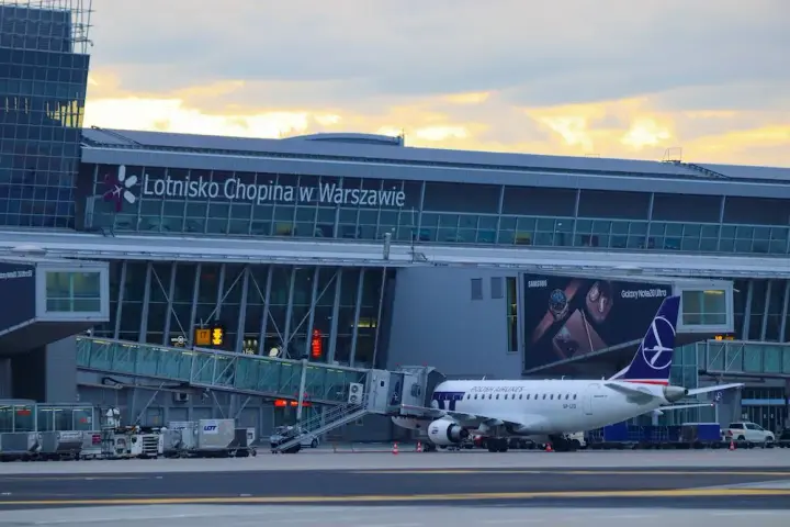 Poland adapts all civilian airports to military needs