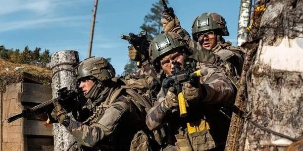 Велика Британія та Франція готові ввести в Україну миротворців - Трамп