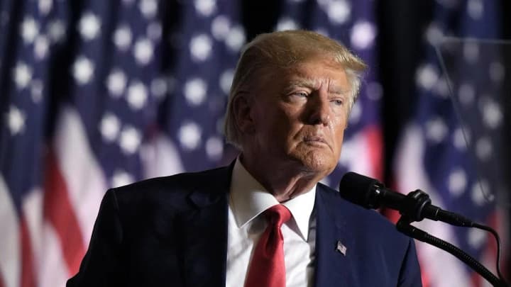 "ЄС був створений щоб грабувати США": Трамп погрожує ввести 25% мита на товари з ЄС