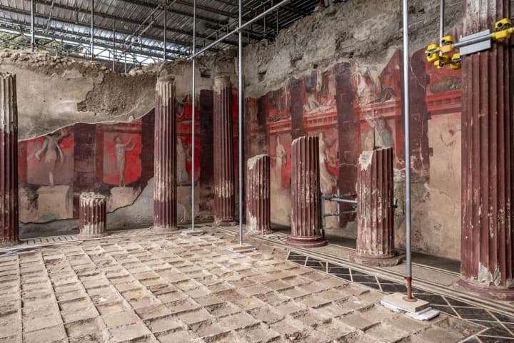 Archaeologists discover new frescoes revealing secret rituals of worship of Dionysus