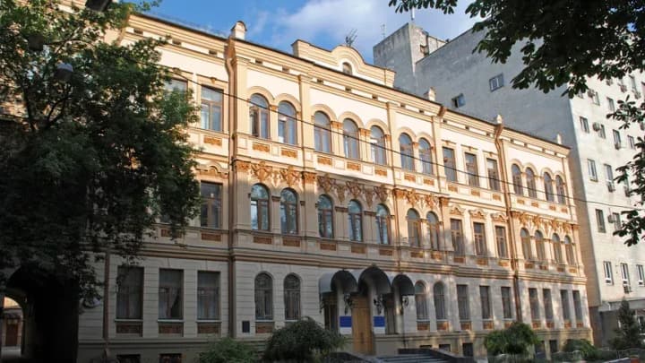 Призупинення виїзду митців та медійників за кордон є тимчасовим – Мінкульт