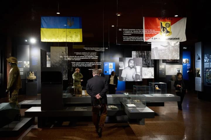 У Києві відкрили виставку про іноземних добровольців з 60 країн світу