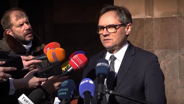 С НАТО и в формате "Рамштайн" по поводу решения Трампа о помощи Украине не консультировались - МИД Польши