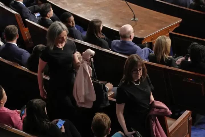 Democrats leave the Congress hall during Trump's speech: what happened
