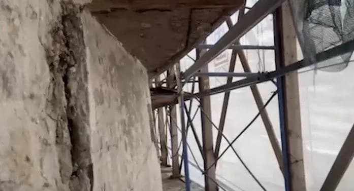 Оккупанты уничтожили уникальную фреску Ханского дворца в Бахчисарае