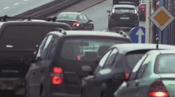 Trump may postpone tariffs on cars from Mexico and Canada for a month