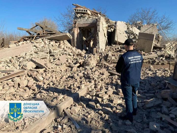 Russians struck Donetsk region at night with aviation: among the wounded are three children