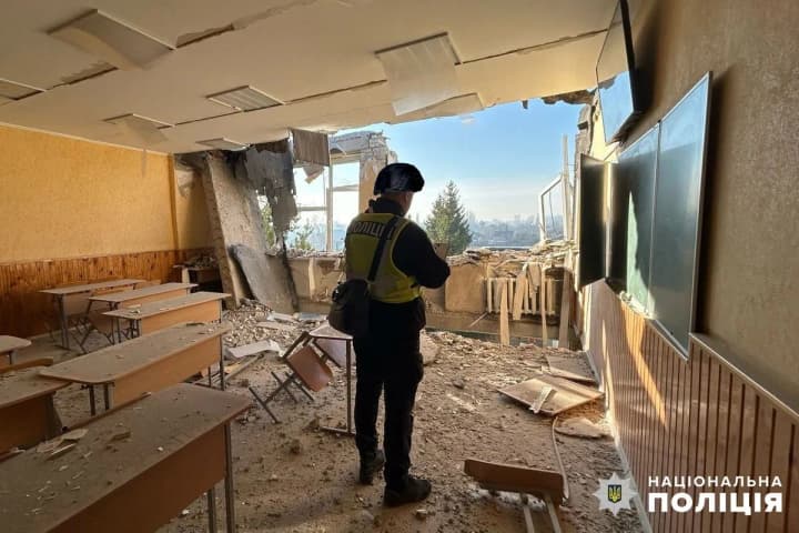 In Sumy region Russians targeted a school in Okhtyrka with drones: the scale of destruction was shown