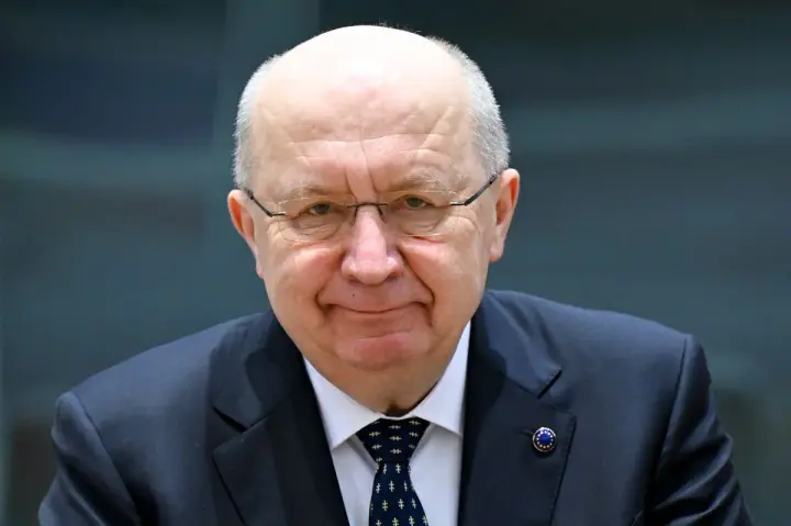 Комиссар ЕС о призывах США тратить на оборону до 5% ВВП: посмотрим, как они сами увеличат расходы