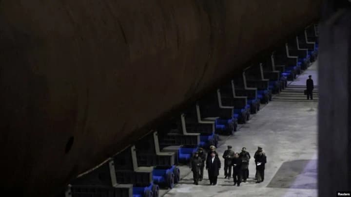 КНДР представила перший атомний підводний човен 