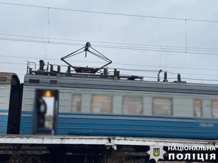 В Одессе подростка убило током на крыше электропоезда