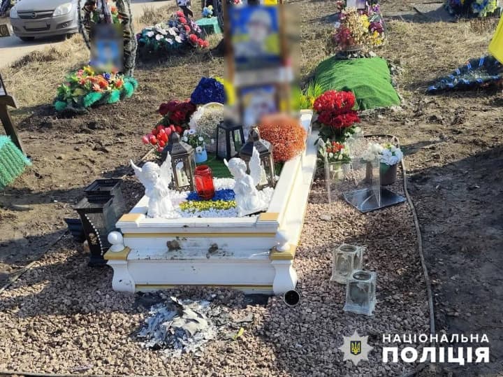 У Сумах вандали спаплюжили могилу військового: що відомо 