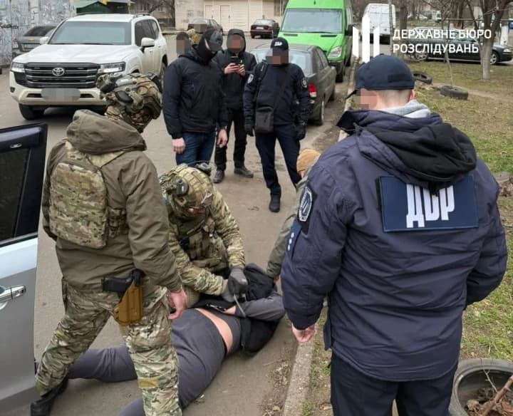 В Одессе за $16 тысяч военнослужащий "штамповал" уклонистам фальшивые диагнозы из психиатрической больницы