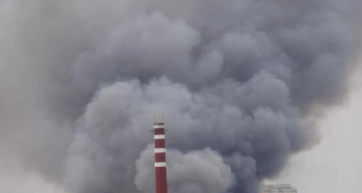 У москві палає ТЕЦ: чорний дим заполонив небо над містом