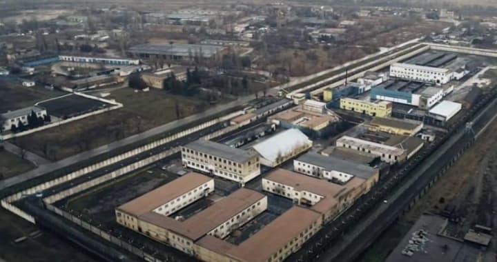 Оперуповноваженого Бердянської виправної колонії затримано за катування засуджених - ДБР 